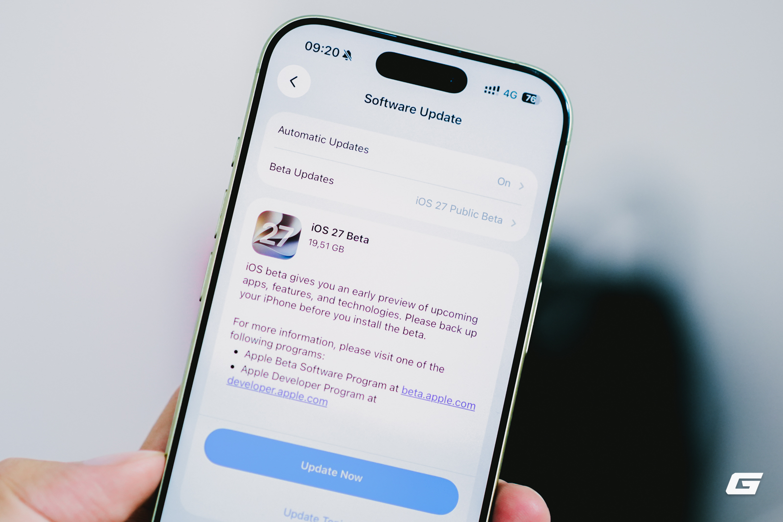 Apple phát hành iOS 27 Public Beta với Siri AI nâng cấp mạnh mẽ - Ảnh 1. Apple phát hành iOS 27 Public Beta với Siri AI nâng cấp mạnh mẽ - Ảnh 1.