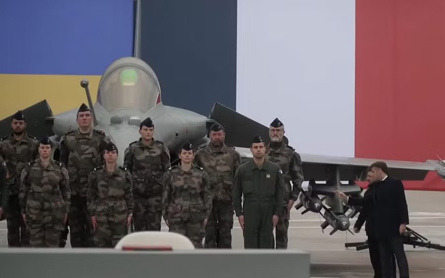 "Xe tải t&ecirc;n lửa" F-15EX của Mỹ sẵn s&agrave;ng tấn c&ocirc;ng Iran - Ảnh 2.