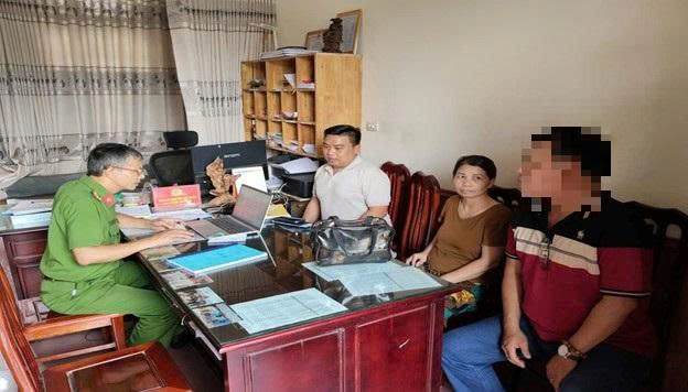 Phát hiện chuyển khoản nhầm 1 , 4 tỷ Đồng , chị Hiên trả lại cho chủ sở hữu ở Tây Ninh - Ảnh 1. Phát hiện chuyển khoản nhầm 1 , 4 tỷ Đồng , chị Hiên trả lại cho chủ sở hữu ở Tây Ninh - Ảnh 1.