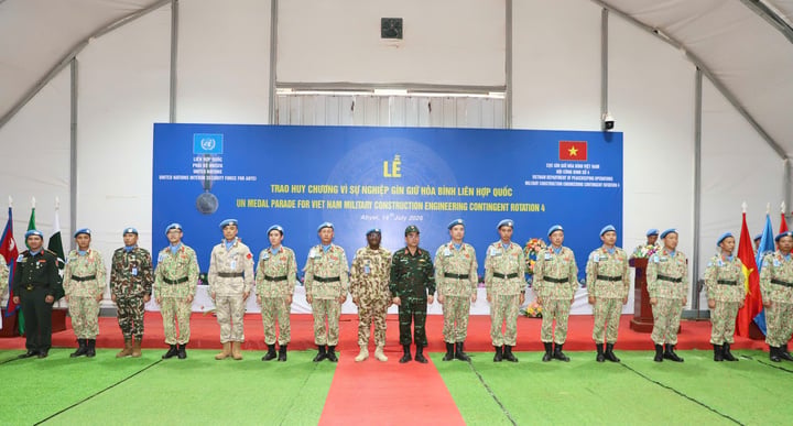 Lực lượng g&igrave;n giữ h&ograve;a b&igrave;nh Việt Nam nhận Huy chương Li&ecirc;n hợp quốc tại Abyei - Ảnh 6.