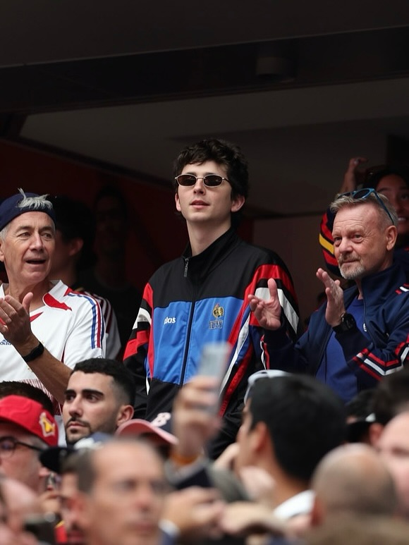 David Beckham đọ visual với Timothée Chalamet trên khán đài World Cup: Ai hơn ai?- Ảnh 5.