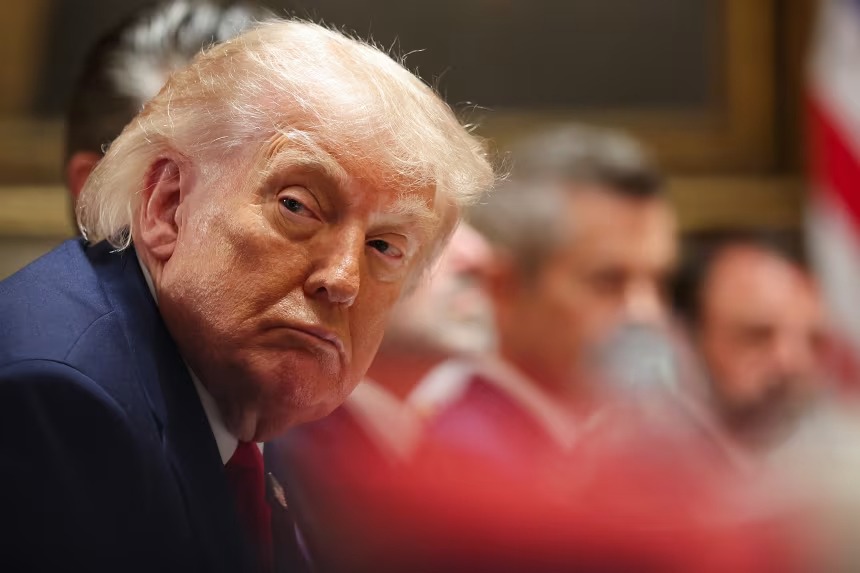 24 giờ chạy đua thuyết phục Tổng thống Mỹ Donald Trump - Ảnh 1.