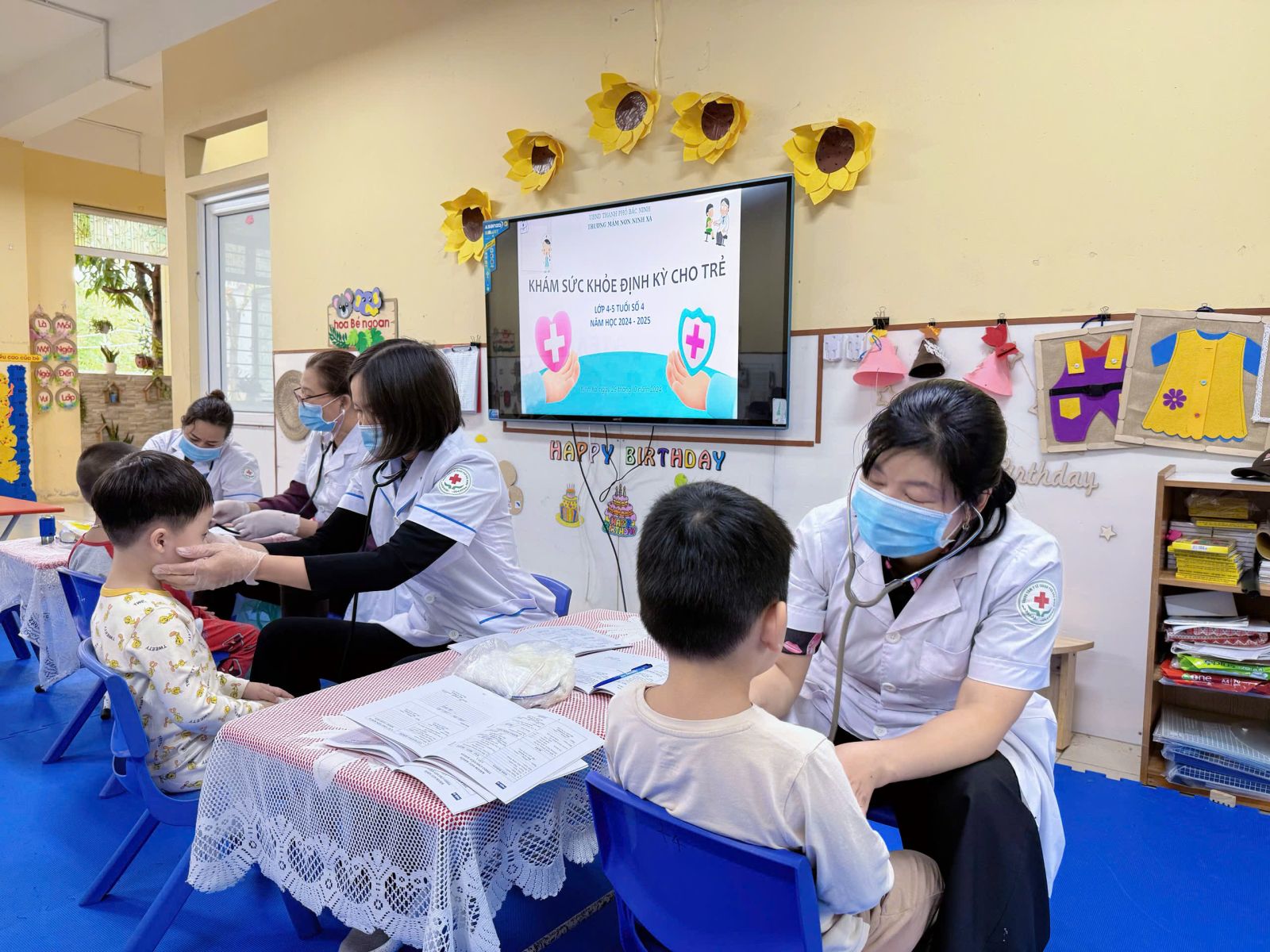 Tất cả trẻ dưới 6 tuổi trên toàn quốc sẽ được hưởng một quyền lợi từ tháng 7/2026 - Ảnh 1.