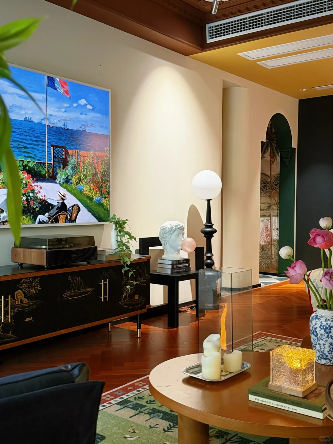 Cải tạo ban c&ocirc;ng 1m&sup2; th&agrave;nh ph&ograve;ng tắm, kh&ocirc;ng đi l&agrave;m vẫn sống rất chill: Cuộc sống khiến nhiều người t&ograve; m&ograve;- Ảnh 5.