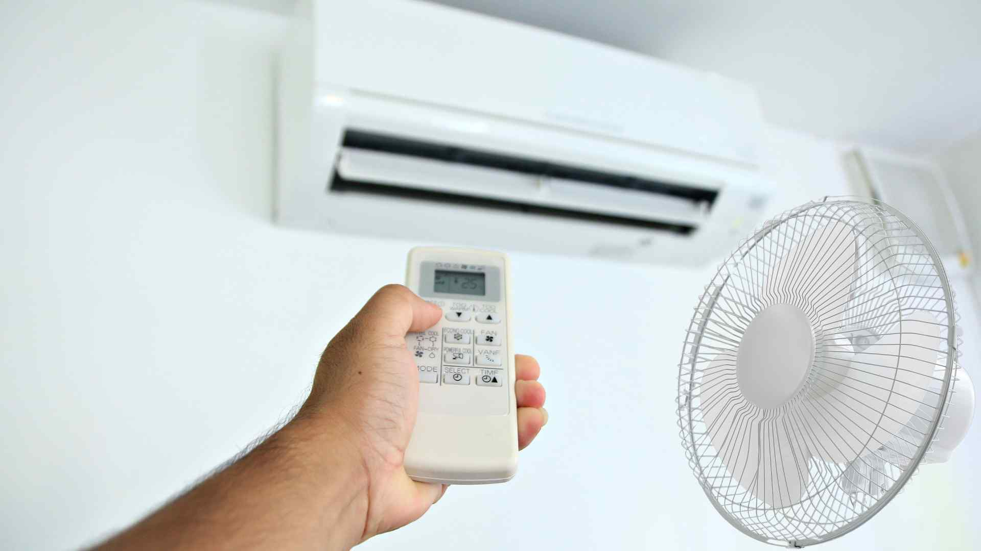 Lời khuy&ecirc;n cho gia đ&igrave;nh bật điều h&ograve;a v&agrave; quạt suốt đ&ecirc;m hiệu quả - Ảnh 1.