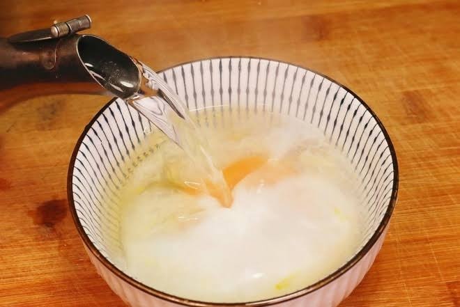 B&eacute; trai 5 tuổi nhập viện sau khi ăn b&aacute;t "trứng đ&aacute;nh nước s&ocirc;i" b&agrave; nội l&agrave;m mỗi s&aacute;ng: Chuy&ecirc;n gia l&ecirc;n tiếng cảnh b&aacute;o- Ảnh 1.