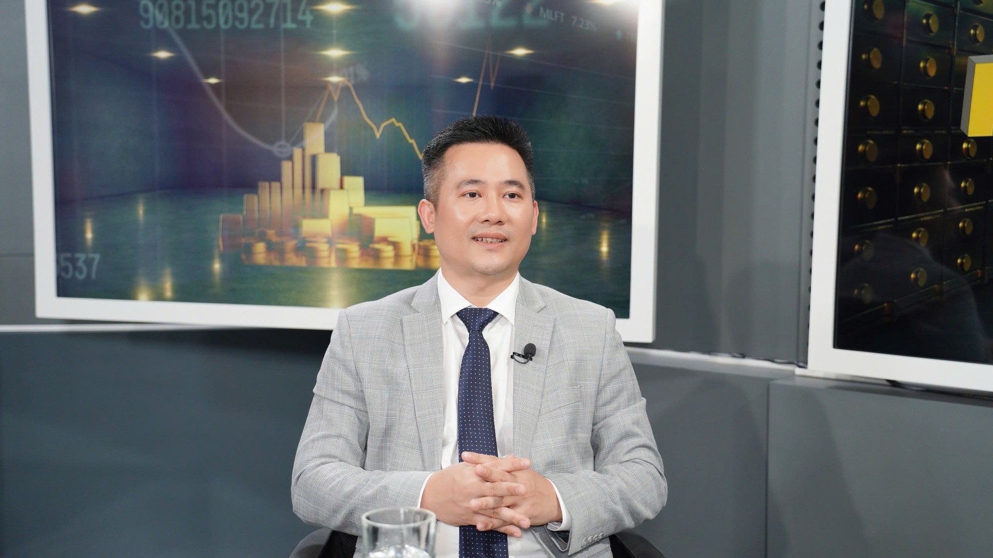BTV M&ugrave;i Kh&aacute;nh Ly c&ugrave;ng 2 chuy&ecirc;n gia b&agrave;n chiến lược ph&acirc;n bổ đa lớp t&agrave;i sản tr&ecirc;n VTV8- Ảnh 2.