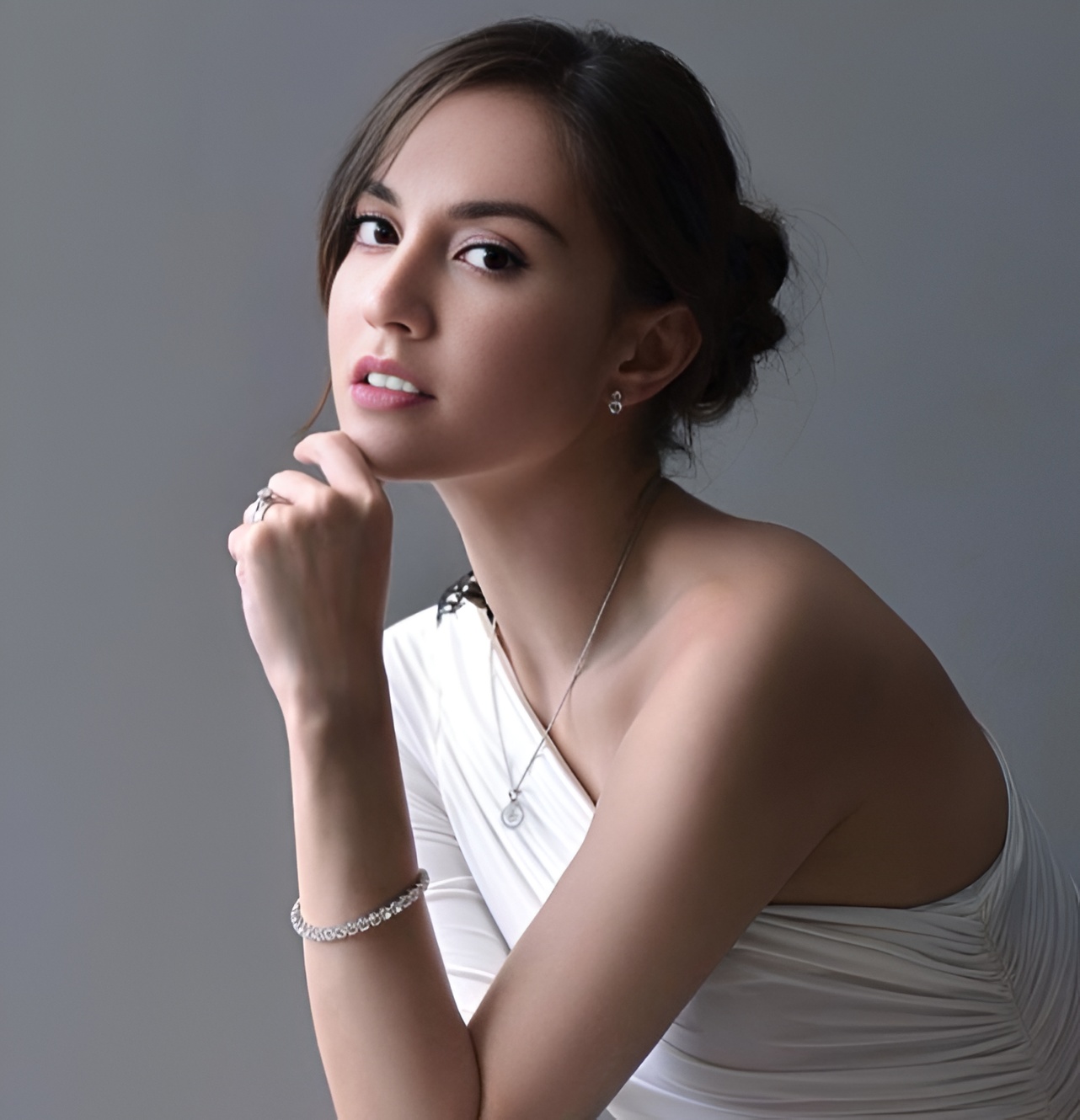 "Cung đấu" đời thực khốc liệt nhất Cbiz: "Tiểu tam" tr&ecirc;u tức ch&iacute;nh thất, đẻ t&igrave; t&igrave; 4 con để tranh sủng v&agrave; c&aacute;i kết - Ảnh 1.