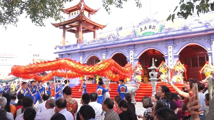 Cảnh báo: Nhiều người dân, du khách đến đền, chùa, di tích sau đã bị lừa - Ảnh 7.