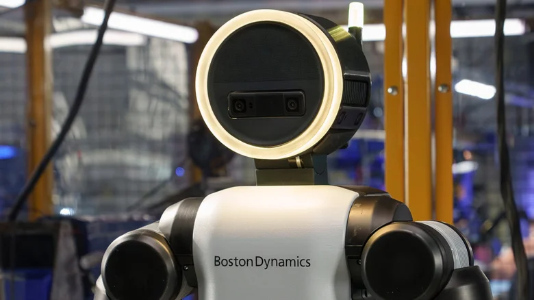 Hyundai mua Boston Dynamics hoàn toàn để sản xuất robot hình người Atlas 30 . 000 Chiếc mỗi năm - Ảnh 1. Hyundai mua Boston Dynamics hoàn toàn để sản xuất robot hình người Atlas 30 . 000 Chiếc mỗi năm - Ảnh 1.