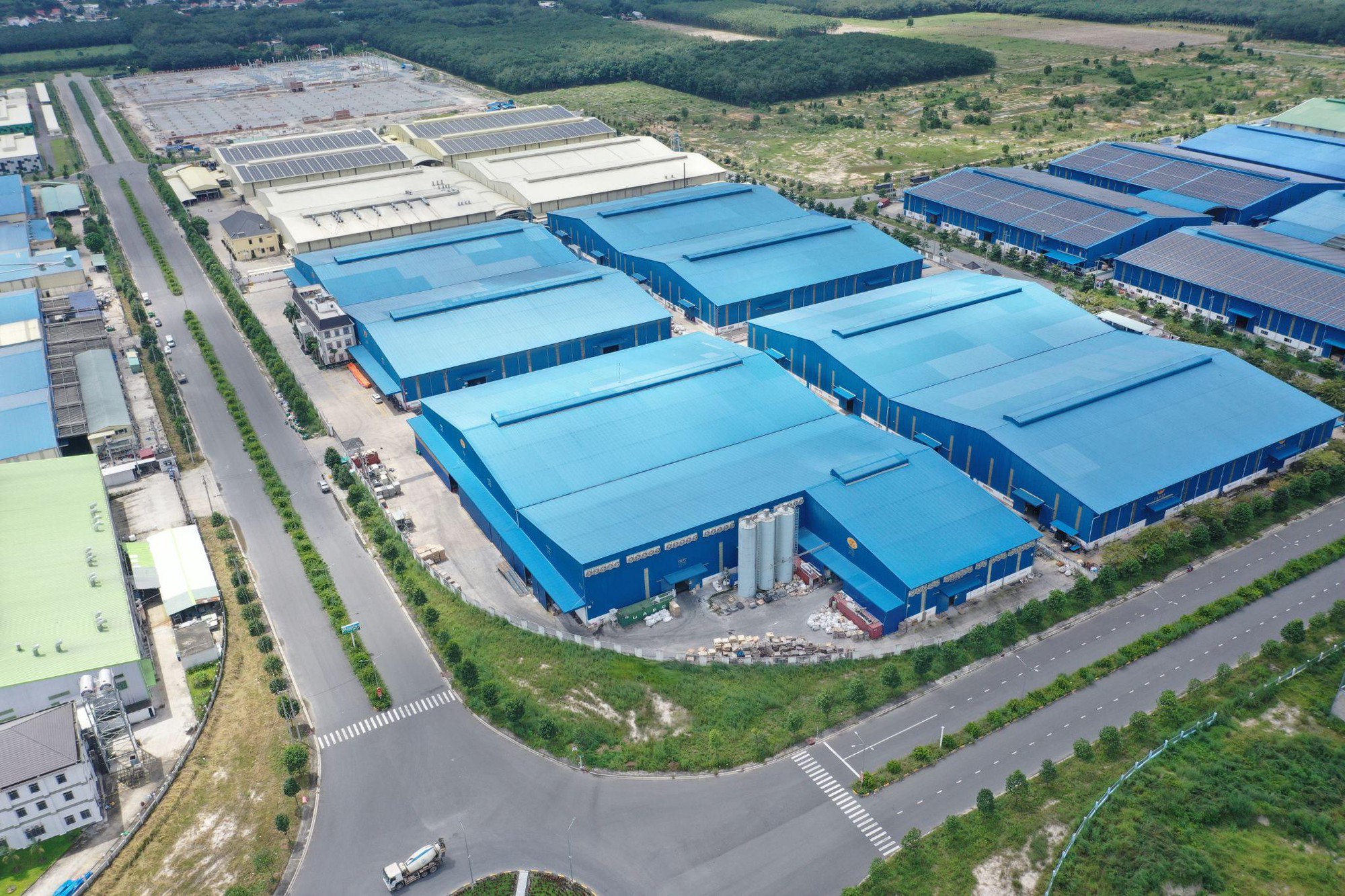 QP Holdings đổi tên, hé lộ chiến lược mới trong lĩnh vực bất động sản - Ảnh 1. QP Holdings đổi tên, hé lộ chiến lược mới trong lĩnh vực bất động sản - Ảnh 1.
