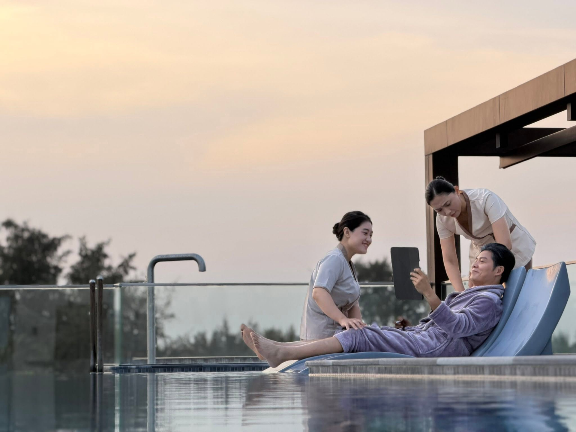Nam nghệ sĩ từng chuyển k&ecirc;nh tivi khi thấy T&ugrave;ng Dương h&aacute;t, U50 bất ngờ th&agrave;nh ng&ocirc;i sao đ&igrave;nh đ&aacute;m - Ảnh 4.