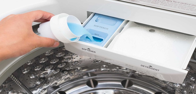 N&ecirc;n d&ugrave;ng nước giặt hay bột giặt? Lựa chọn tốt nhất cho quần &aacute;o - Ảnh 2.