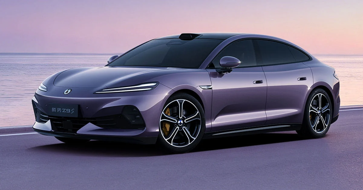 Denza Z9S lộ diện: Sedan thuần điện dài hơn 5 m, mạnh gần 500 mã lực, sạc đầy đi 920 km - Ảnh 1. Denza Z9S lộ diện: Sedan thuần điện dài hơn 5 m, mạnh gần 500 mã lực, sạc đầy đi 920 km - Ảnh 1.