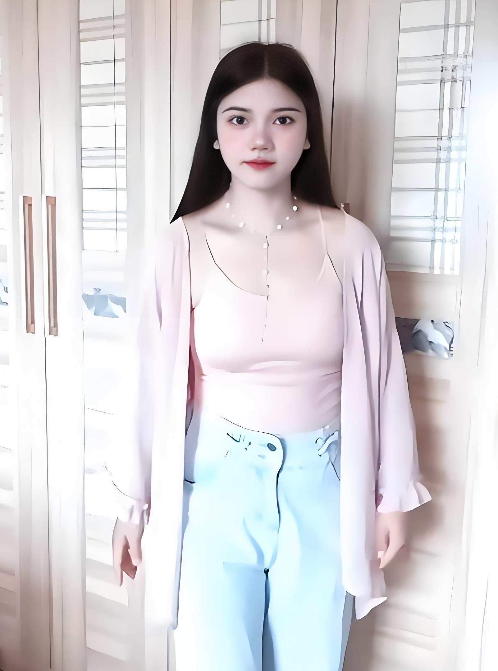 Chỉ v&igrave; 8 video "l&ecirc;n đồ" đi họp phụ huynh, một b&agrave; mẹ trẻ bị b&agrave;n t&aacute;n khắp mạng x&atilde; hội - Ảnh 1.