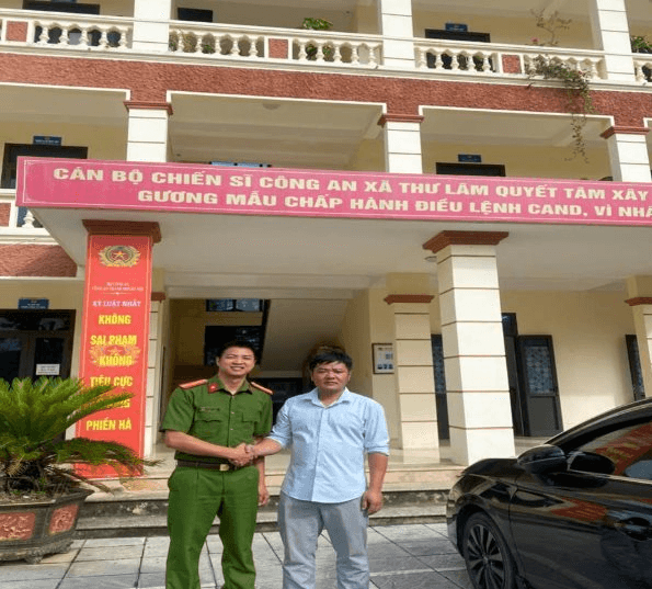 Giao dịch gửi 20.000.000 đồng th&agrave;nh c&ocirc;ng, Qu&aacute;ch Văn H&ugrave;ng SN 1987 ngay lập tức b&aacute;o c&ocirc;ng an - Ảnh 2.