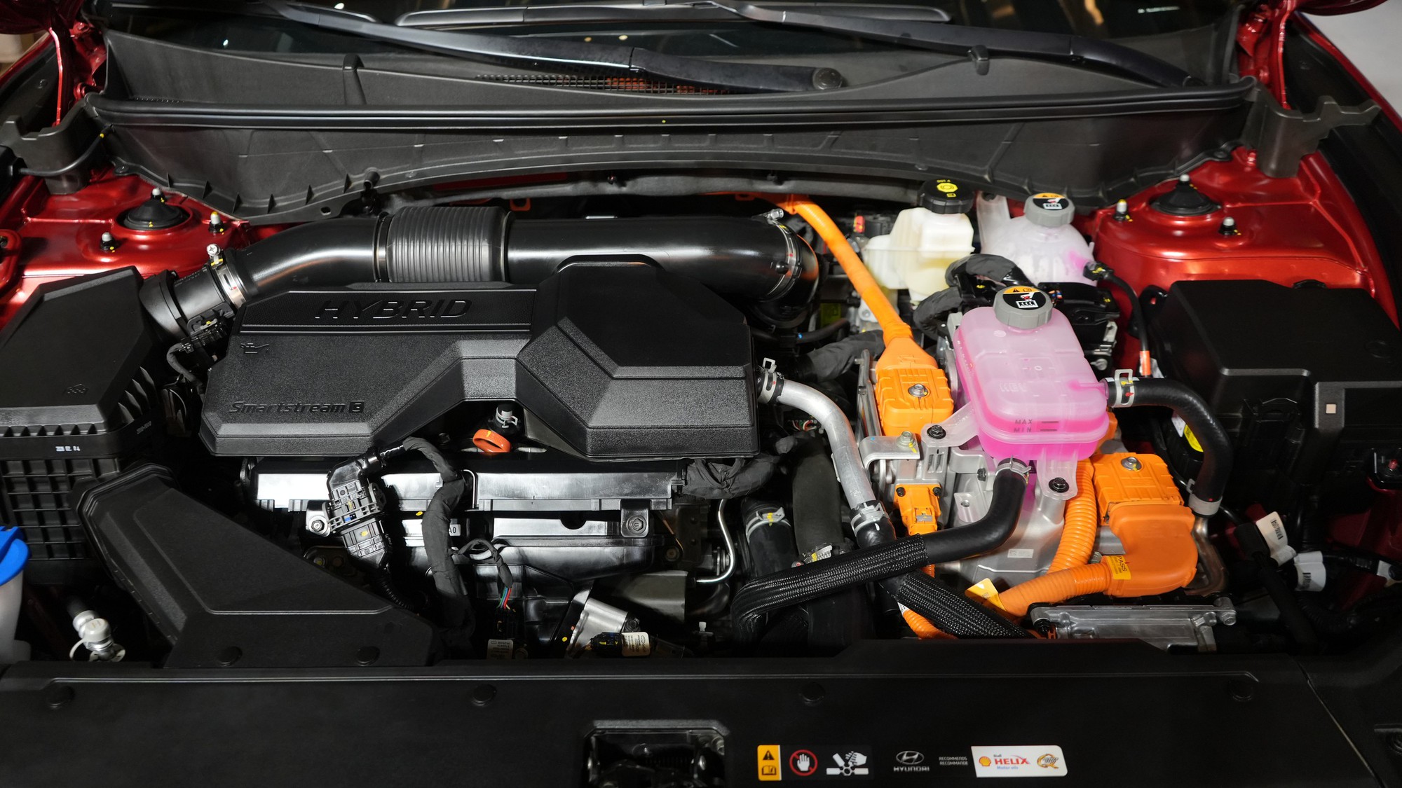 Bộ đôi SUV hybrid mới của Hyundai lần đầu xuất hiện trước công chúng Việt Nam: Đông đảo người dân đến xem, giá dự kiến từ hơn 1 tỷ đồng, lịch ra mắt đã được hé lộ - Ảnh 9.