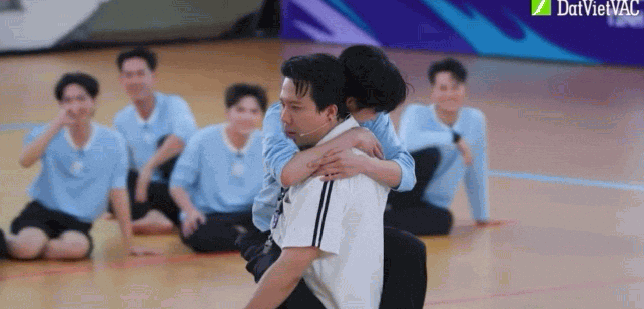 Nam ca sĩ được Trấn Th&agrave;nh &ldquo;bế bồng&rdquo;, mối quan hệ g&acirc;y bất ngờ- Ảnh 1.