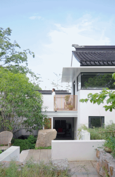 B&aacute;n căn hộ ở th&agrave;nh phố để về qu&ecirc; cải tạo nh&agrave; tổ rộng gần 1.000m&sup2;: Gia đ&igrave;nh 3 thế hệ t&igrave;m thấy cuộc sống b&igrave;nh y&ecirc;n sau c&aacute;nh cổng cũ- Ảnh 17.