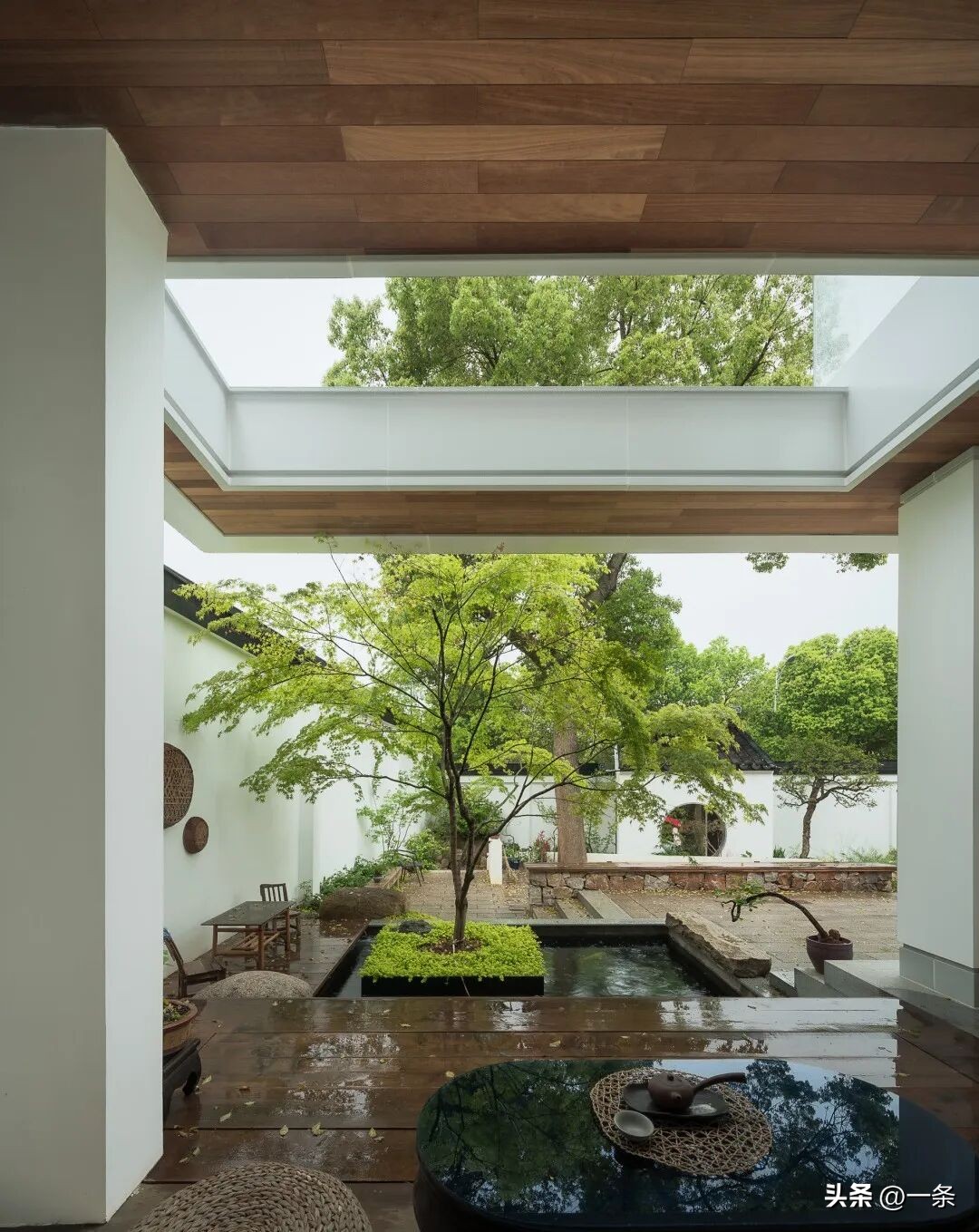 B&aacute;n căn hộ ở th&agrave;nh phố để về qu&ecirc; cải tạo nh&agrave; tổ rộng gần 1.000m&sup2;: Gia đ&igrave;nh 3 thế hệ t&igrave;m thấy cuộc sống b&igrave;nh y&ecirc;n sau c&aacute;nh cổng cũ- Ảnh 1.