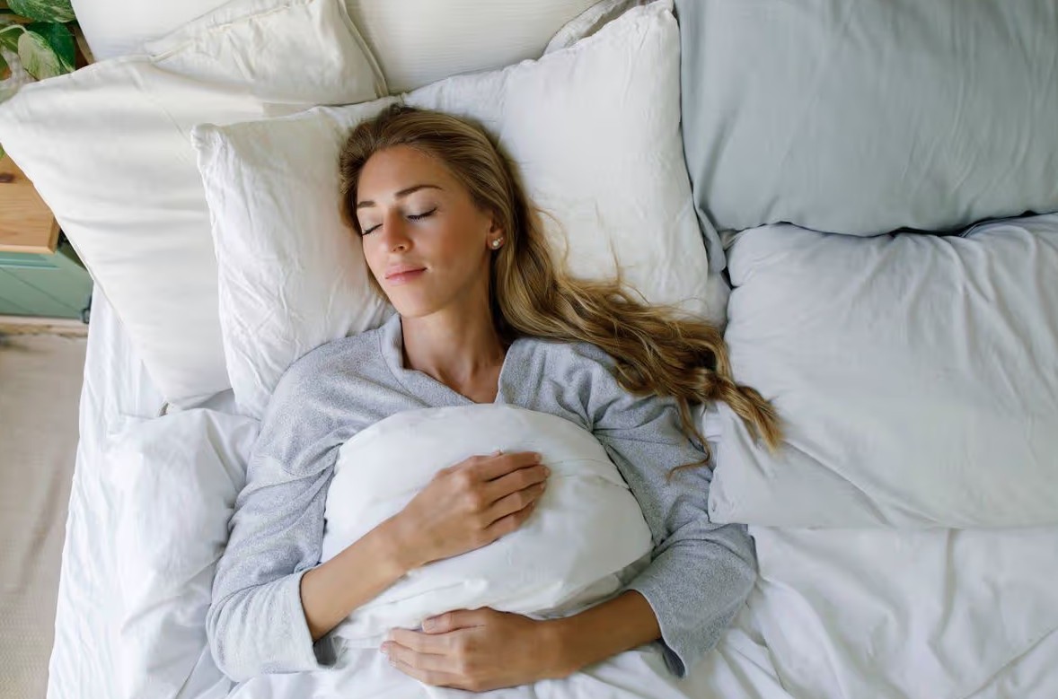 Tối n&agrave;o cũng ngủ kiểu n&agrave;y, cẩn thận đ&atilde; mắc bệnh tim l&uacute;c n&agrave;o kh&ocirc;ng hay - Ảnh 1.