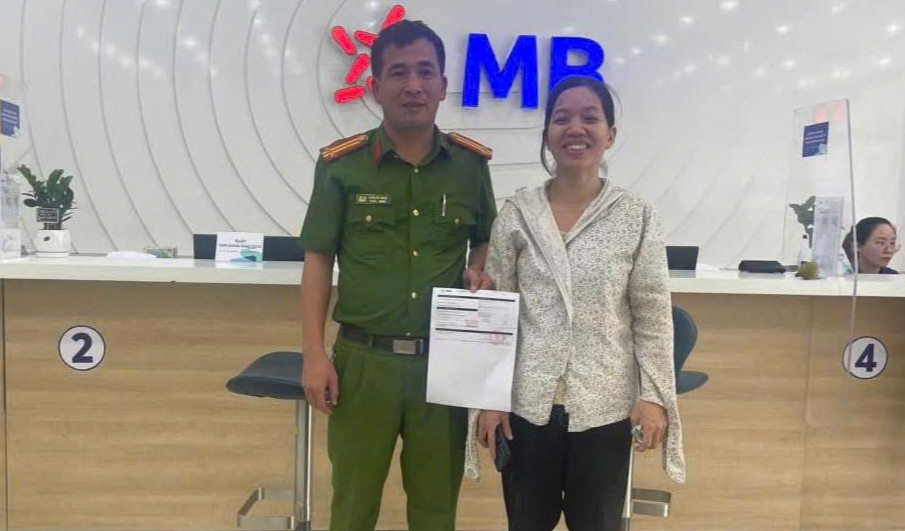 Công an xác minh các giao dịch chuyển khoản từ 9 triệu đến 190 triệu đồng của nhiều người dân - Ảnh 2.
