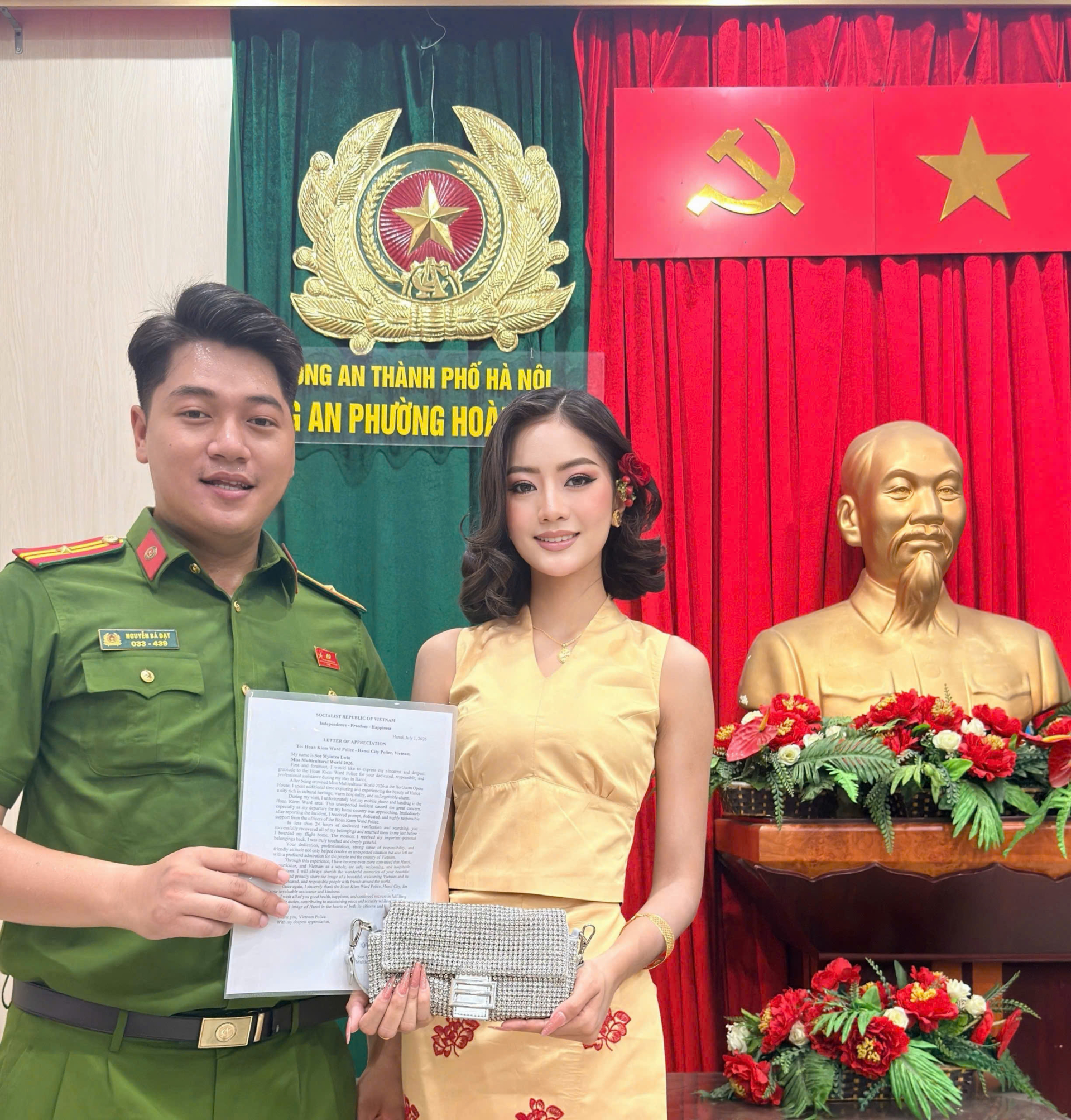 Hoa hậu Văn h&oacute;a Thế giới 2026 nhận lại t&agrave;i sản nhờ C&ocirc;ng an TP H&agrave; Nội - Ảnh 1.