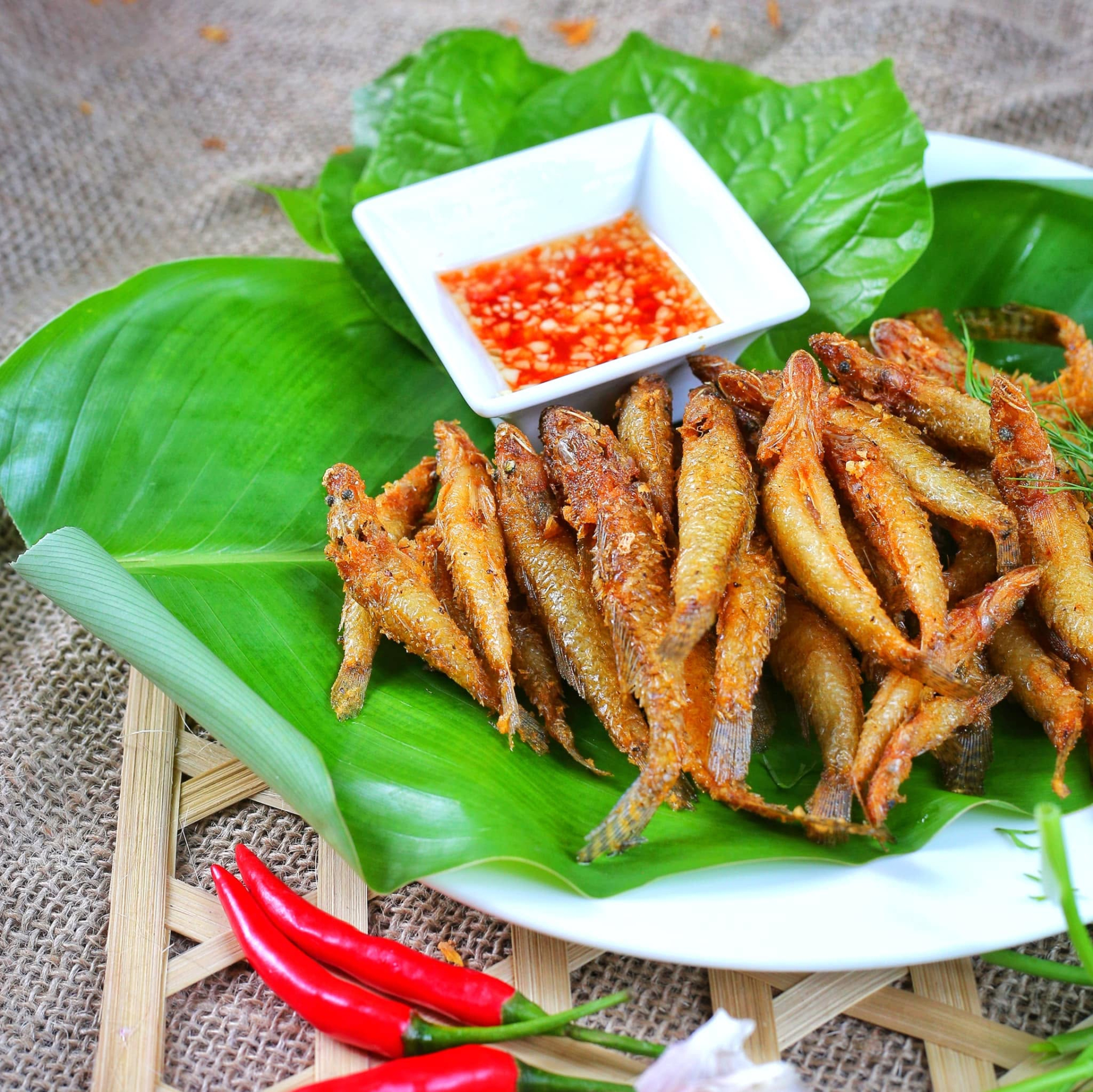 B&iacute; quyết chi&ecirc;n c&aacute; gi&ograve;n l&acirc;u kh&ocirc;ng bắn dầu - Ảnh 2.