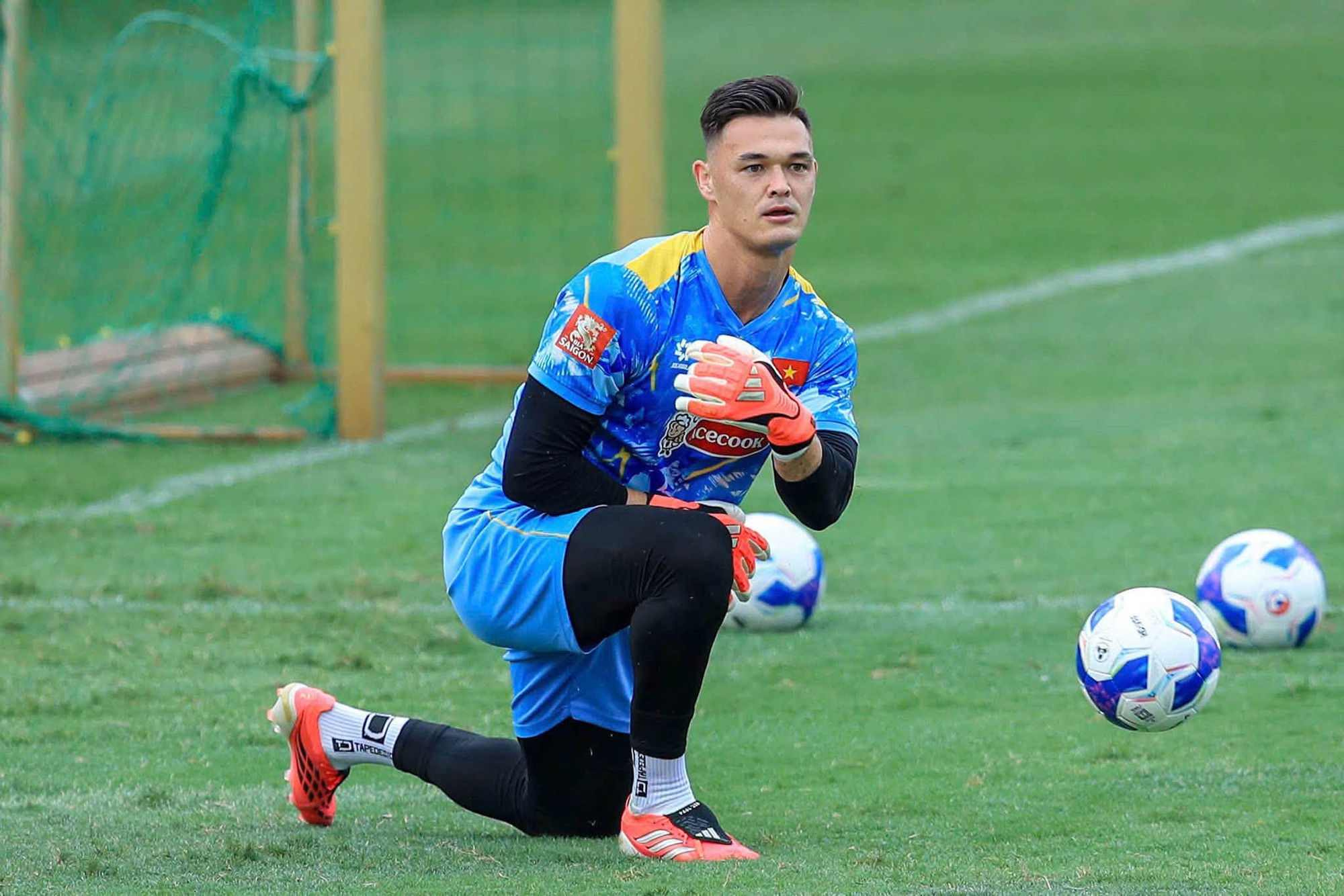 Cầu thủ Việt kiều từng chơi cho U19 Bỉ gia nhập CLB V.League, mở ra cơ hội khoác áo ĐT Việt Nam - Ảnh 3. Cầu thủ Việt kiều từng chơi cho U19 Bỉ gia nhập CLB V.League, mở ra cơ hội khoác áo ĐT Việt Nam - Ảnh 3.