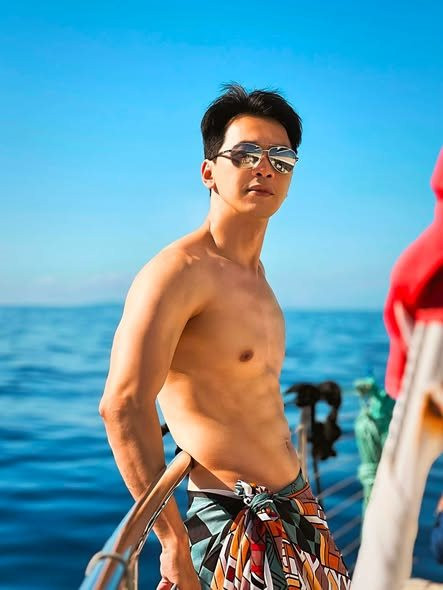 Chủ tịch ACB Trần H&ugrave;ng Huy bất ngờ khoe cơ bụng 6 m&uacute;i, &ldquo;than thở&rdquo; 1 điều - Ảnh 3.