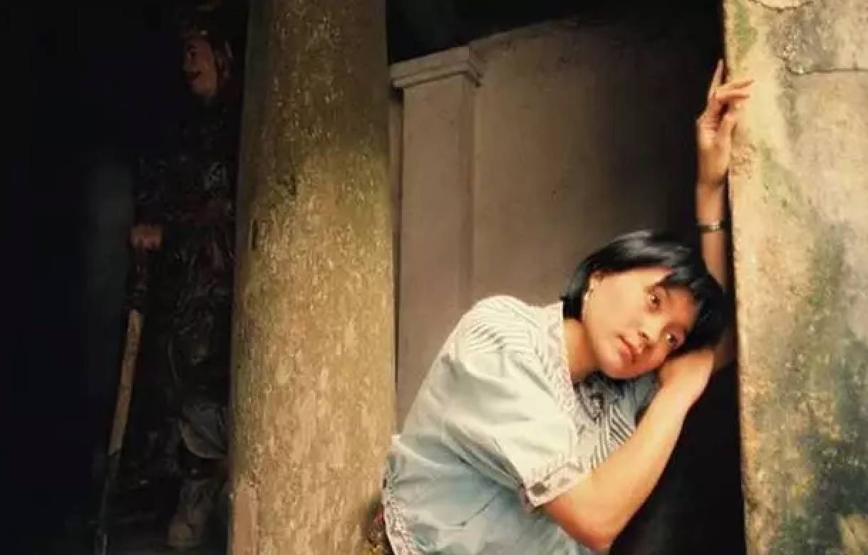 Sai lầm phải trả gi&aacute; của nữ diễn vi&ecirc;n qu&ecirc; Tuy&ecirc;n Quang SN 1975 - Ảnh 1.