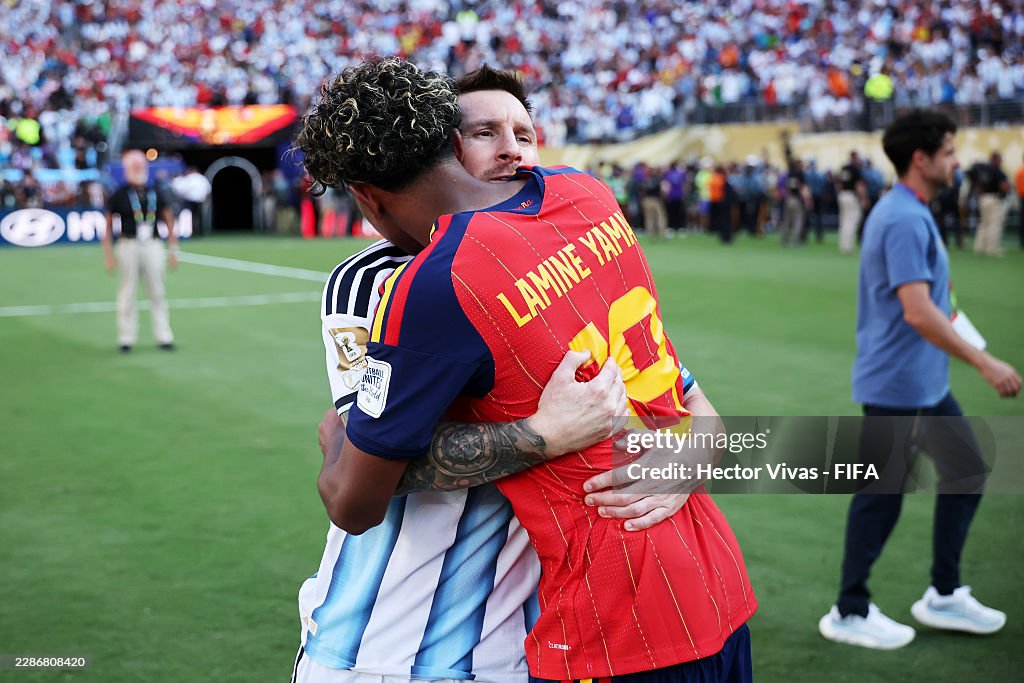 Yamal: "Messi là cầu thủ vĩ đại nhất lịch sử" - Ảnh 1. Yamal: "Messi là cầu thủ vĩ đại nhất lịch sử" - Ảnh 1.