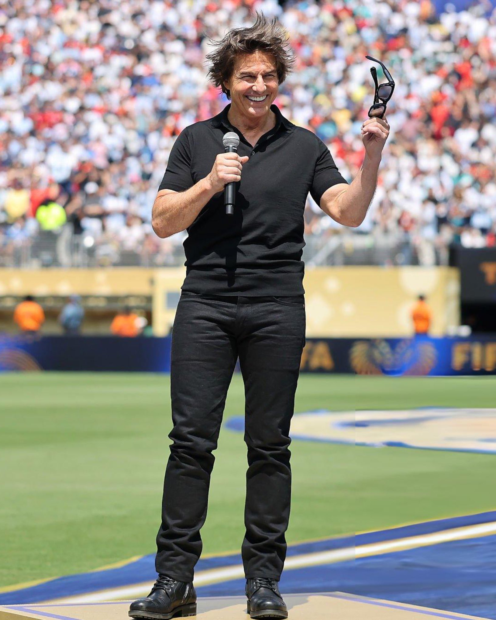 Cả thế giới đ&atilde; tr&ocirc;ng đợi Tom Cruise phi m&ocirc; t&ocirc;, b&aacute;m trực thăng, đu d&acirc;y cơ m&agrave;!- Ảnh 1.