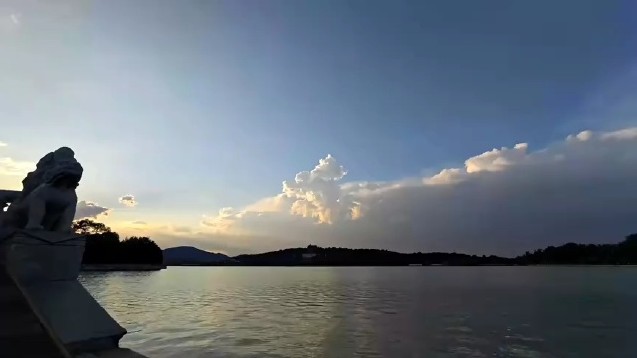 Đang tham quan, du khách bất ngờ thấy