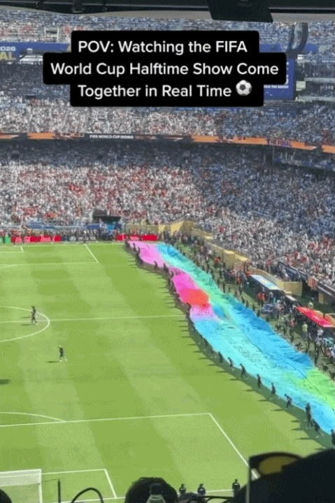 Ph&iacute;a sau 11 ph&uacute;t haftime show g&acirc;y b&atilde;o World Cup 2026: 5 ph&uacute;t trải bạt khổng lồ, cả trăm người chạy hồng hộc ti&ecirc;u tốn 7 tỷ đồng - Ảnh 3.