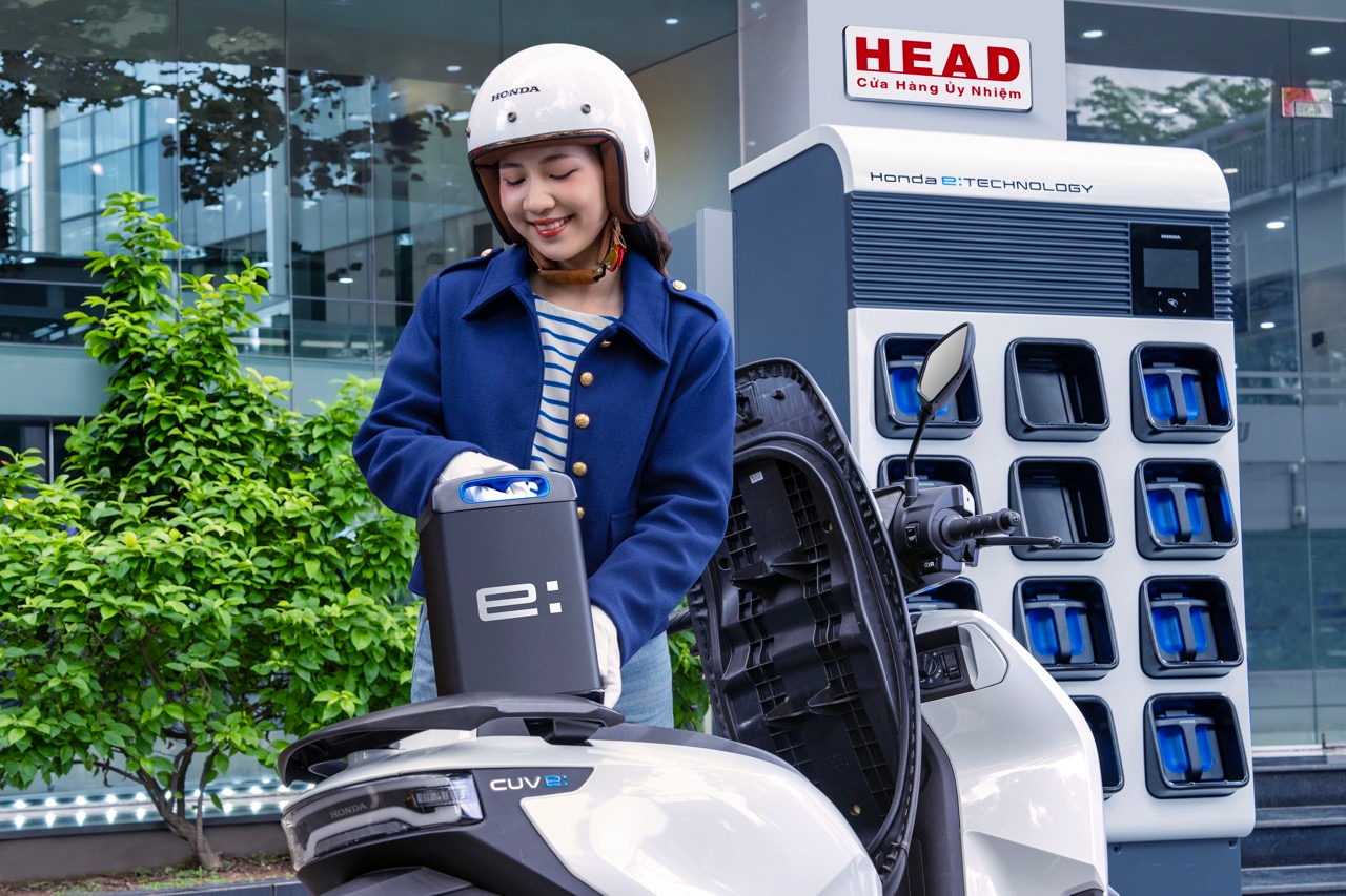 Cuộc đua xe máy điện tại Việt Nam: VinFast dẫn đầu, ai đang theo sau? - Ảnh 2.