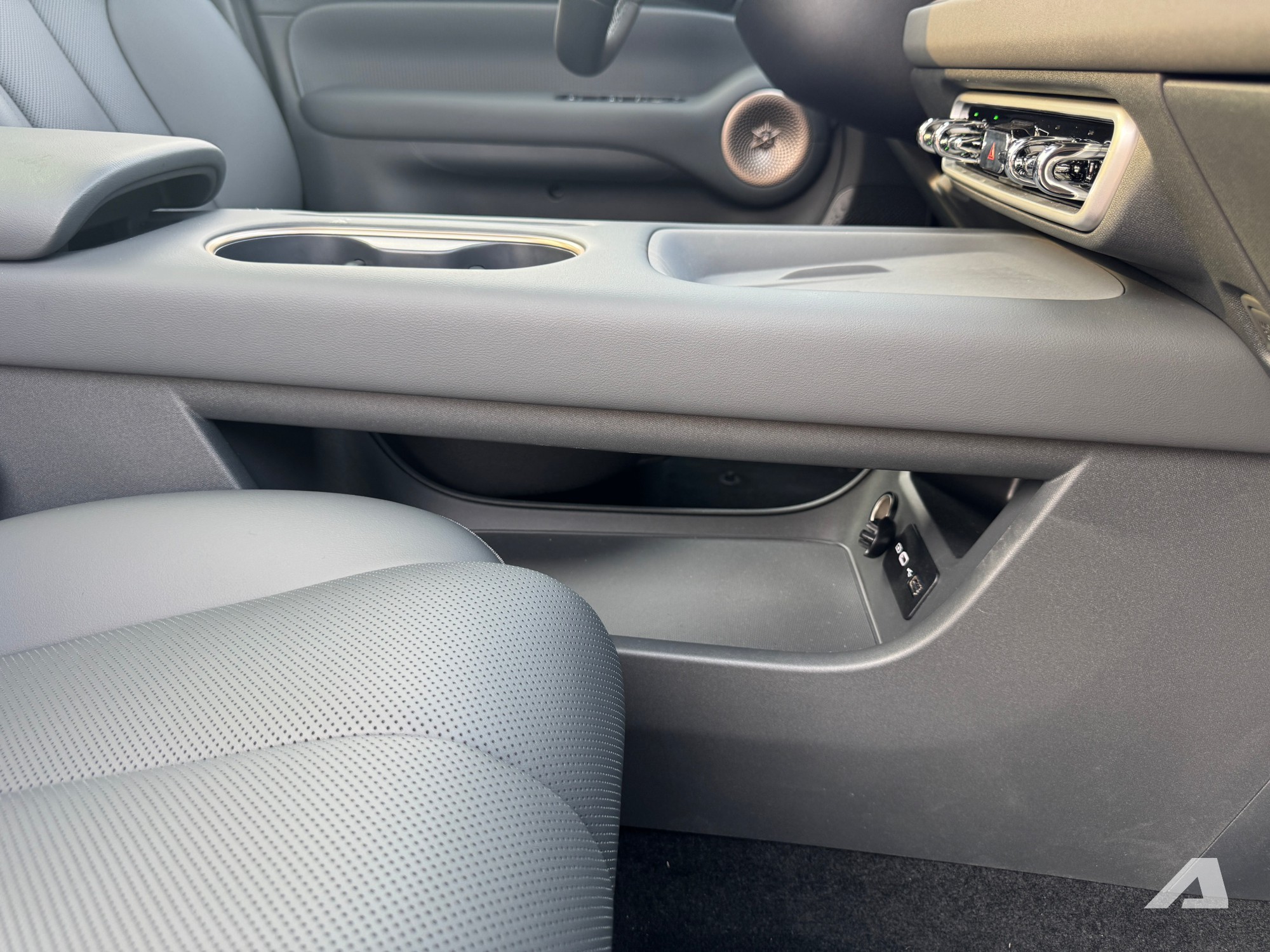 Sờ tận tay GWM ORA 5 được lên lịch về Việt Nam: Đầu điệu như Porsche, ngang cỡ CX-5, máy hybrid, dễ được miễn thuế nhập khẩu - Ảnh 14.