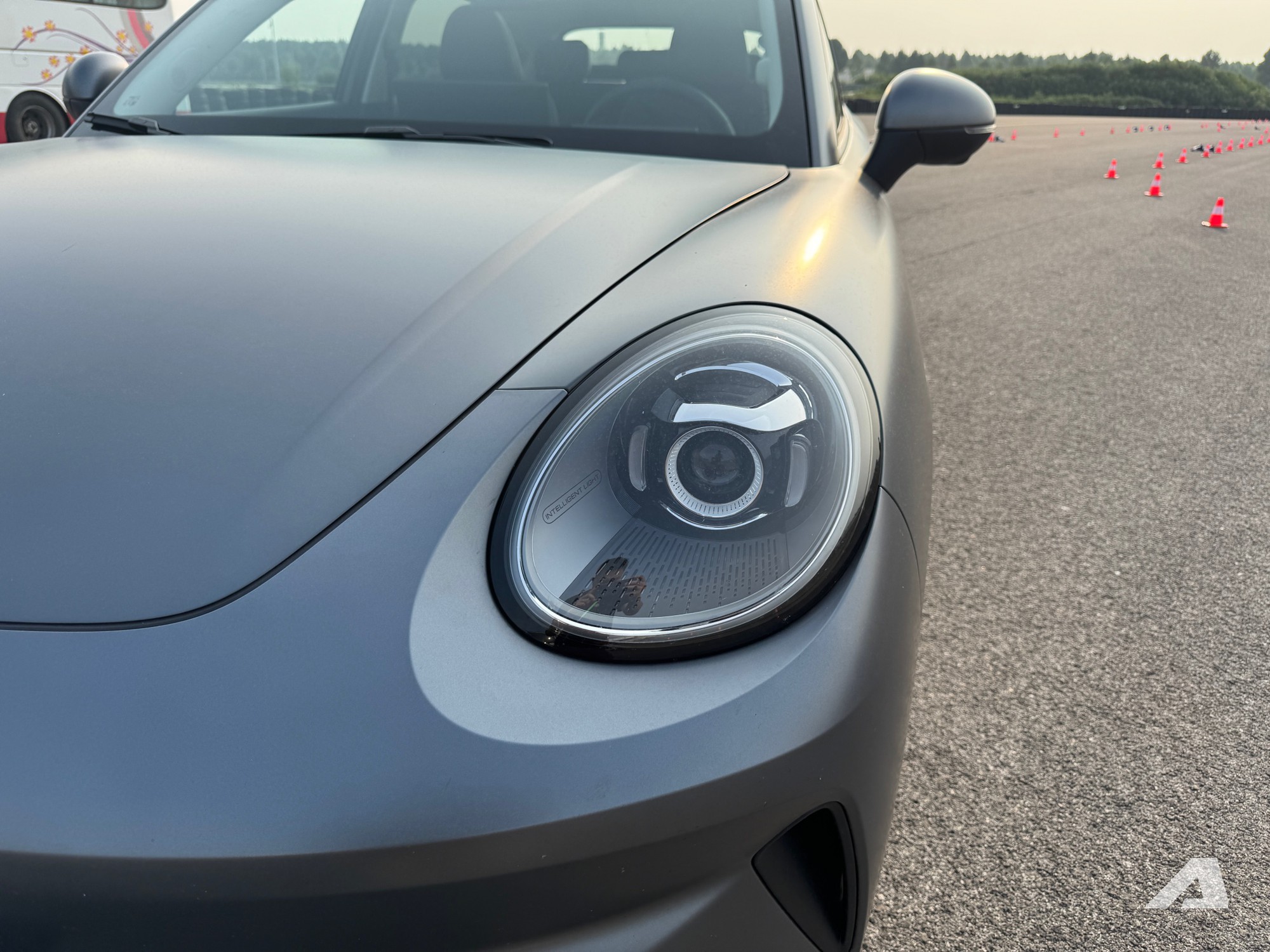 Sờ tận tay GWM ORA 5 được lên lịch về Việt Nam: Đầu điệu như Porsche, ngang cỡ CX-5, máy hybrid, dễ được miễn thuế nhập khẩu - Ảnh 6.