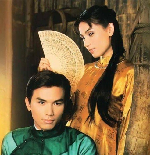 Hạnh ph&uacute;c tuổi 55 của Mạnh Quỳnh trong biệt phủ đẹp như tranh - Ảnh 2.