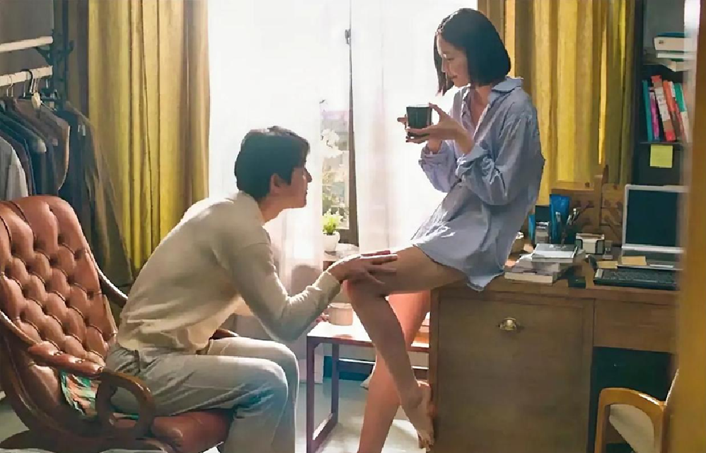 Dọa ly th&acirc;n để vợ xuống nước, nửa th&aacute;ng sau t&ocirc;i nhận c&aacute;i kết kh&ocirc;ng ngờ: Đơn ly h&ocirc;n v&agrave; những bức ảnh khiến t&ocirc;i chết lặng - Ảnh 1.