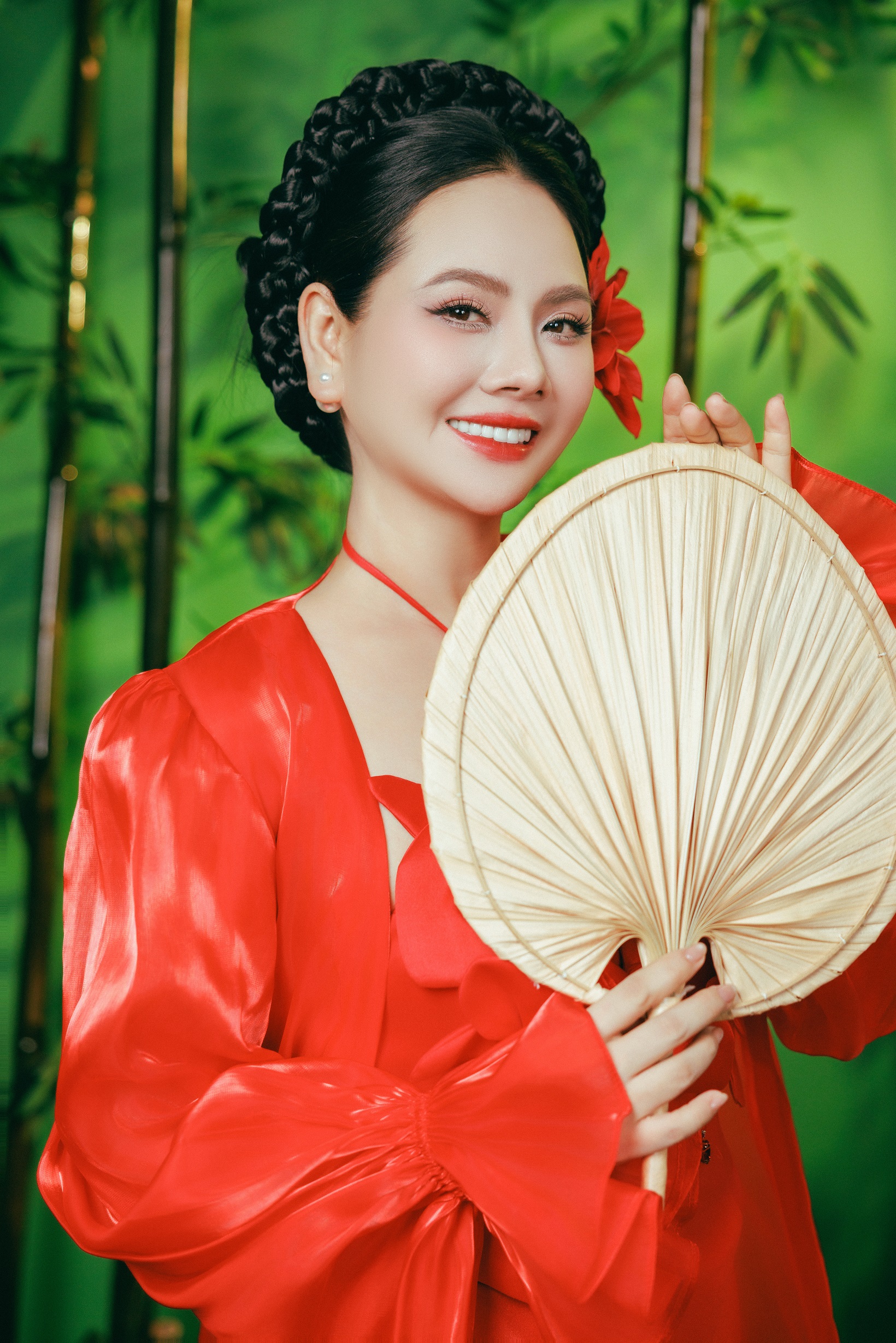 Sau hơn 1 năm vắng bóng, Lương Nguyệt Anh tái xuất với loạt tin vui: Làm mẹ cặp song sinh, thăng quân hàm Thiếu tá - Ảnh 1. Sau hơn 1 năm vắng bóng, Lương Nguyệt Anh tái xuất với loạt tin vui: Làm mẹ cặp song sinh, thăng quân hàm Thiếu tá - Ảnh 1.