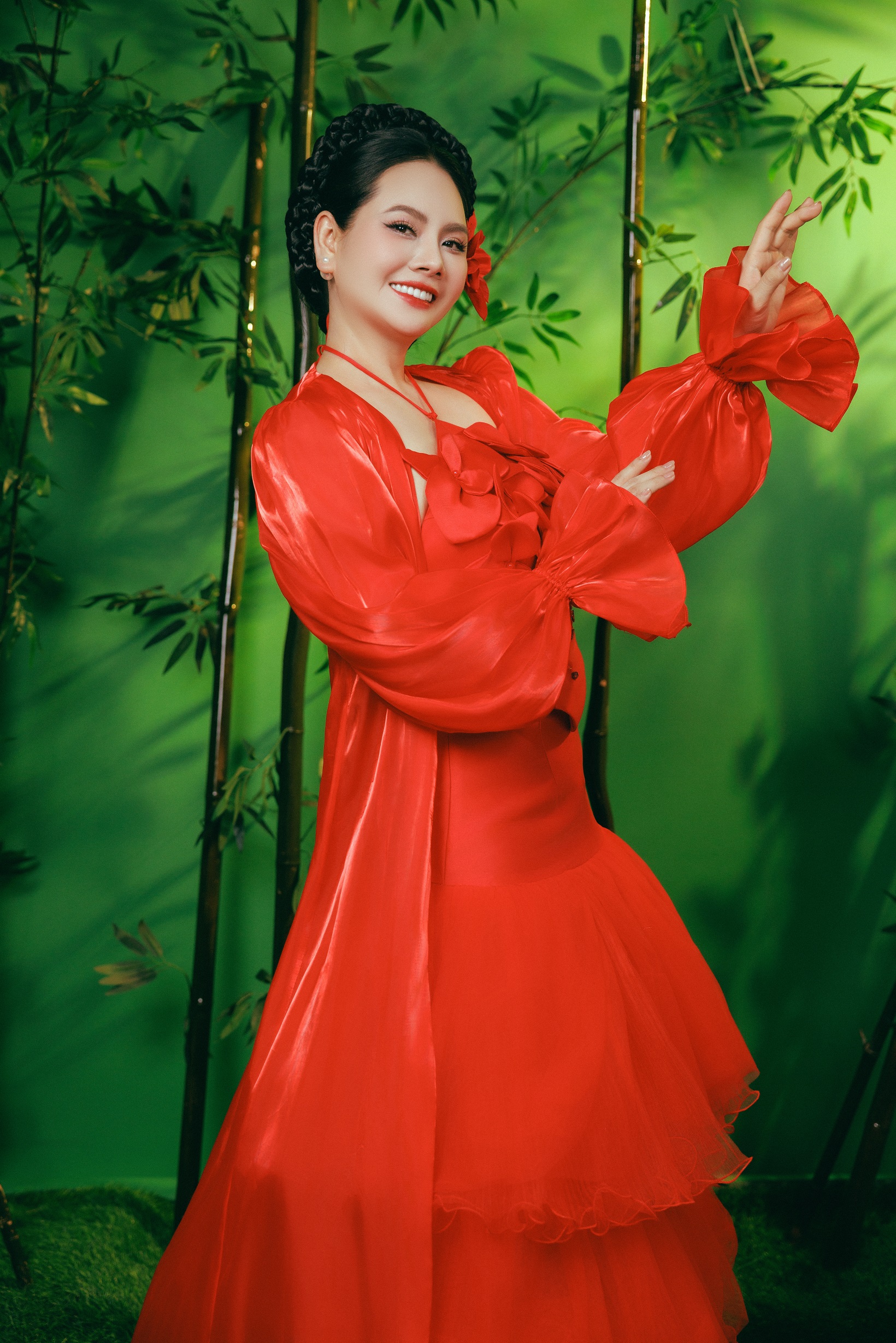 Sau hơn 1 năm vắng bóng, Lương Nguyệt Anh tái xuất với loạt tin vui: Làm mẹ cặp song sinh, thăng quân hàm Thiếu tá - Ảnh 5. Sau hơn 1 năm vắng bóng, Lương Nguyệt Anh tái xuất với loạt tin vui: Làm mẹ cặp song sinh, thăng quân hàm Thiếu tá - Ảnh 5.