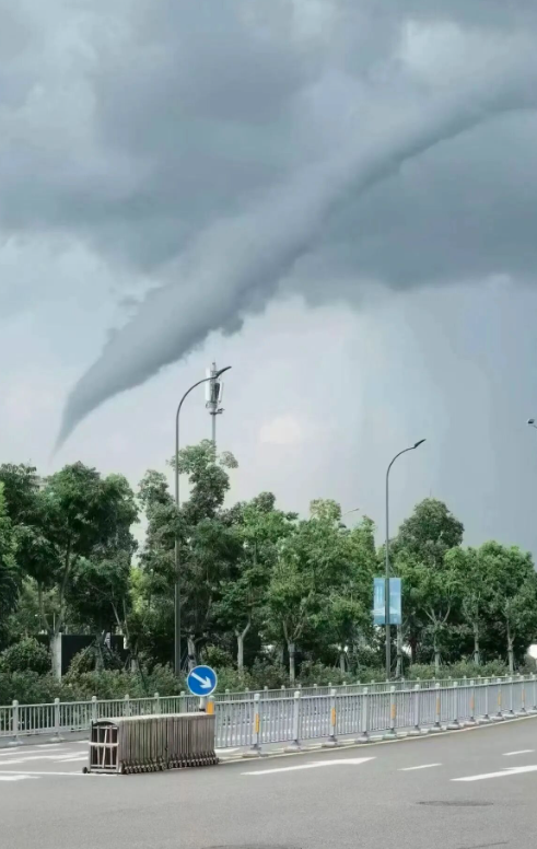 Bầu trời xuất hiện