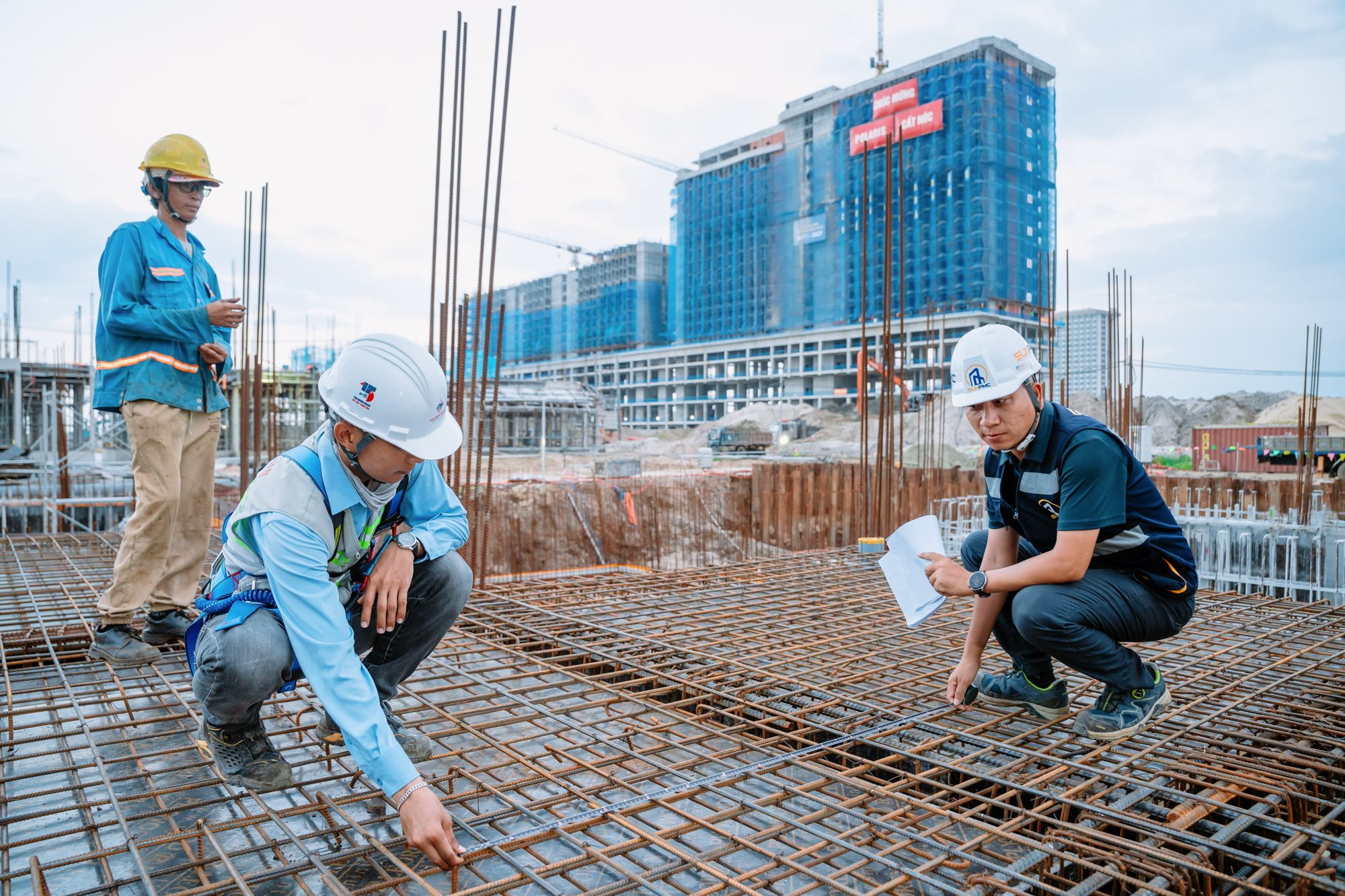 Ngắm 10 l&agrave;n trượt nước d&agrave;i hơn 1.000 m tạo n&ecirc;n kỷ lục thế giới trong c&ocirc;ng vi&ecirc;n c&oacute; 10.000 c&acirc;y dừa ở TP.HCM - Ảnh 9.