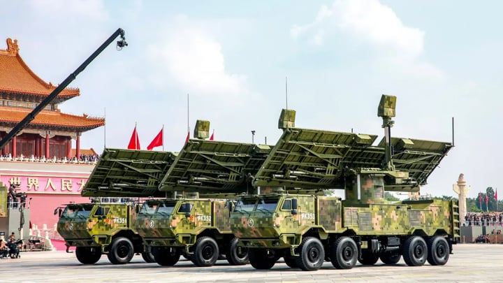 Vũ kh&iacute; vi s&oacute;ng chống vệ tinh đặc biệt của Trung Quốc năm 2026 - Ảnh 2.