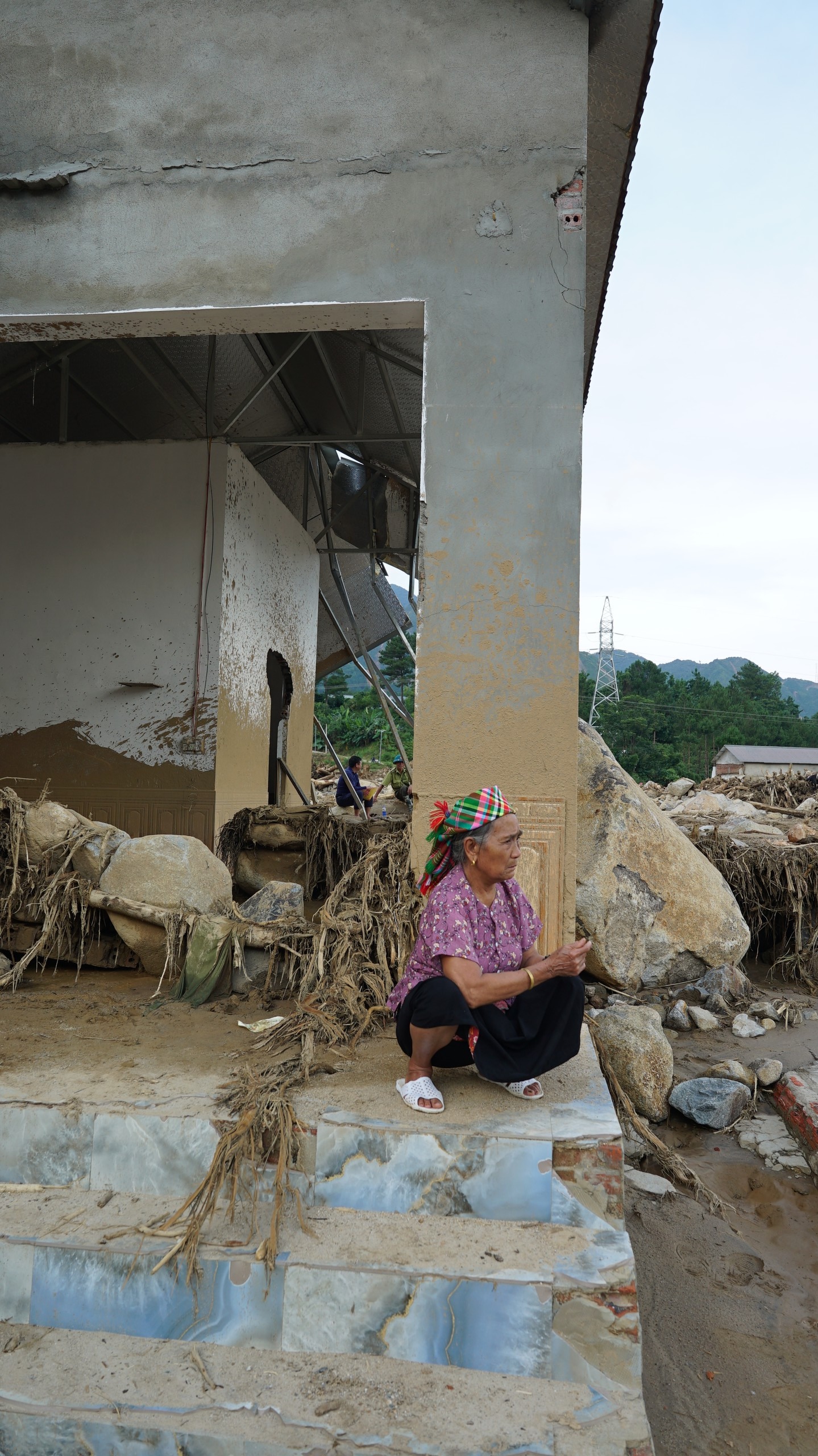 Lũ quét bản Chít 2026: Người dân trở về giữa đống đổ nát , mất hết tài sản - Ảnh 9. Lũ quét bản Chít 2026: Người dân trở về giữa đống đổ nát , mất hết tài sản - Ảnh 9.