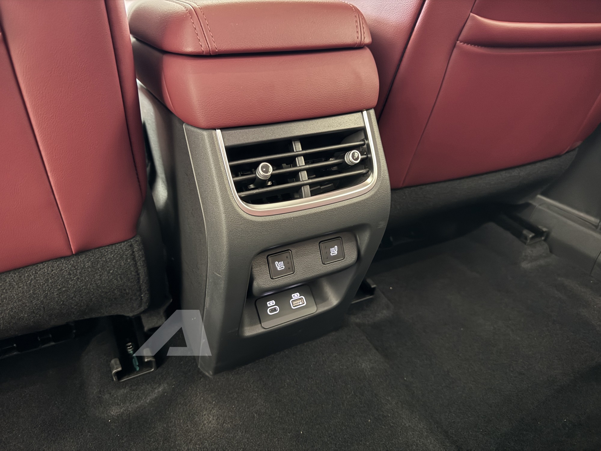 Sang Trung Quốc soi SUV Tank 300 2026 vừa ra mắt: Nâng cấp nhẹ nhưng có thêm công nghệ đáng giá, 'sáng cửa' về Việt Nam với tùy chọn máy dầu - Ảnh 7.