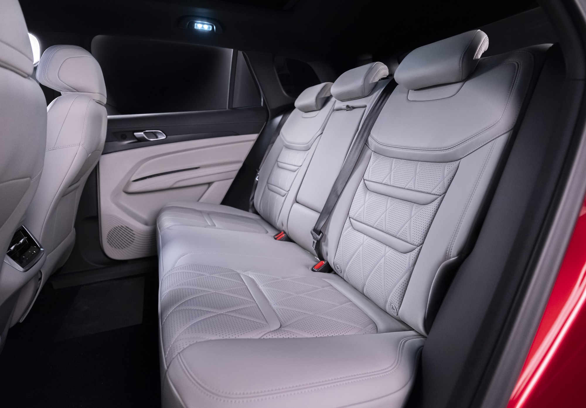 Ford Territory Platinum 2026 ra mắt Việt Nam: Giá 916 triệu đồng, thiết kế tinh chỉnh nhẹ, thêm tính năng ADAS cạnh tranh Tucson, CX-5 - Ảnh 9.