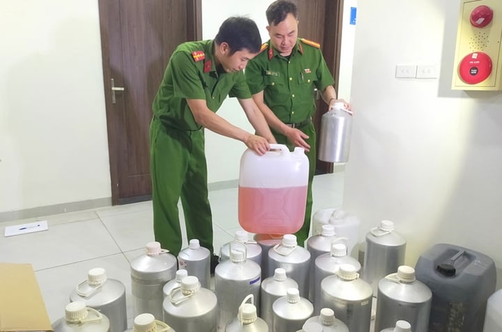 Ph&aacute;t hiện đường d&acirc;y sản xuất h&agrave;ng giả tại Thanh H&oacute;a , khởi tố 13 đối tượng vi phạm - Ảnh 4.