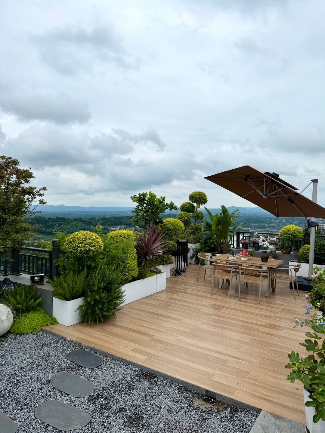 Biến s&acirc;n thượng tầng 32 của penthouse th&agrave;nh vườn rau, ao c&aacute;: Lại 1 t&aacute;c phẩm kinh điển của "Ph&aacute;p sư Trung Hoa"- Ảnh 3.